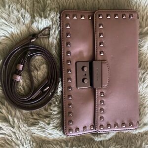 RARE
Michael Kors Sloan Studded Small Gusset Crossbody
Clutch Bag Cement